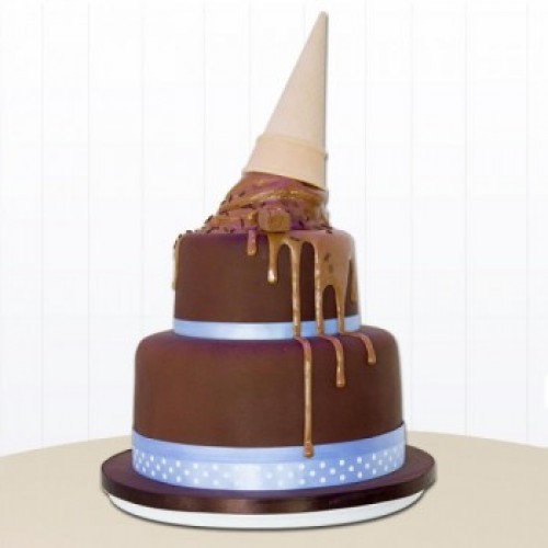 https://www.desertstreetmeerut.com/image/cache/catalog/3%20tier%20chocolate%20cake-500x500.jpg